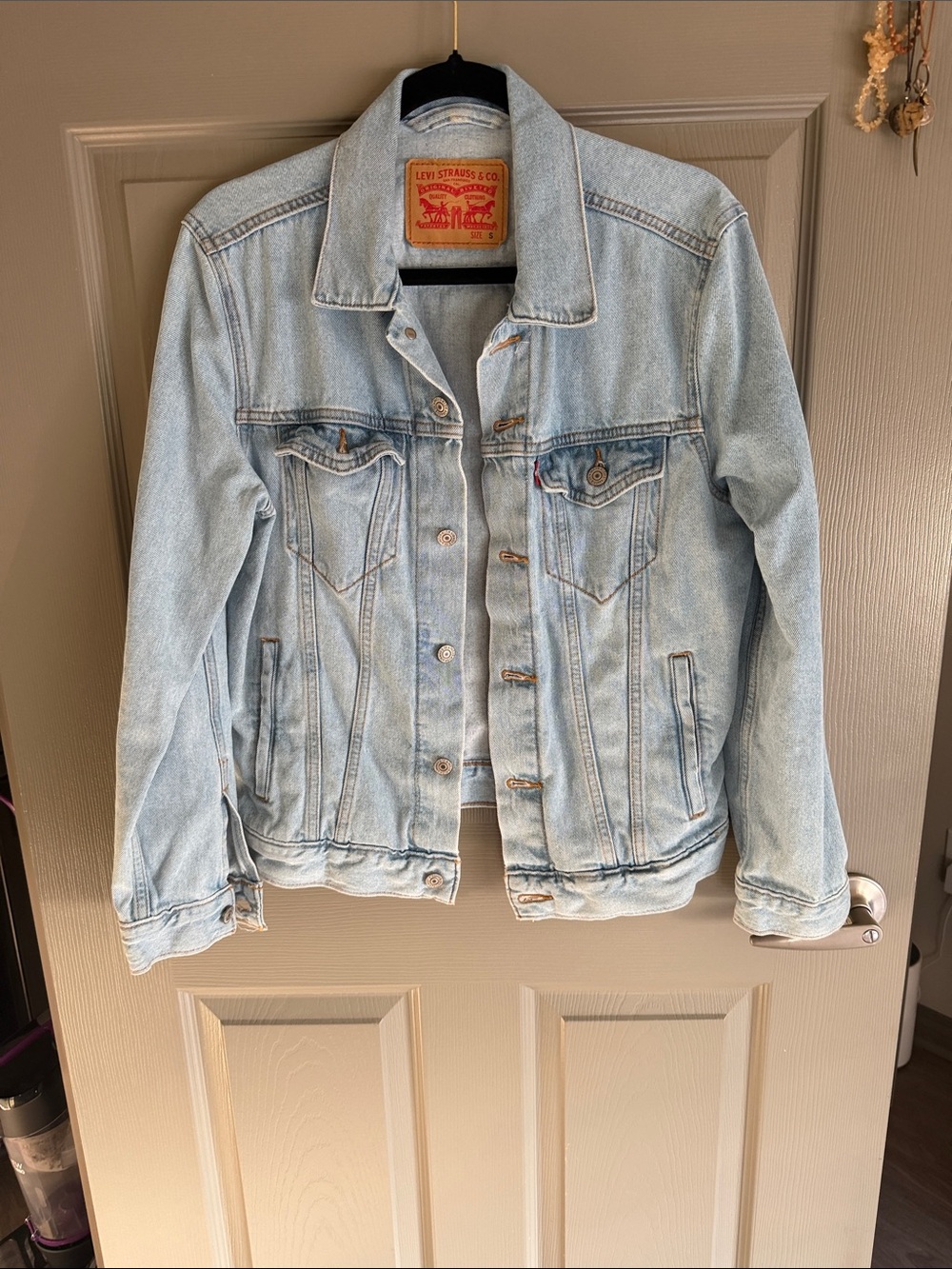 Levi's Light Wash Denim Trucker Jacket - Pale Blue